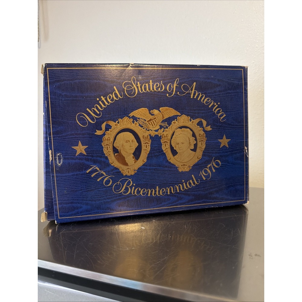Avon Bicentennial 1776-1976 Collectible Soap Set with Tray